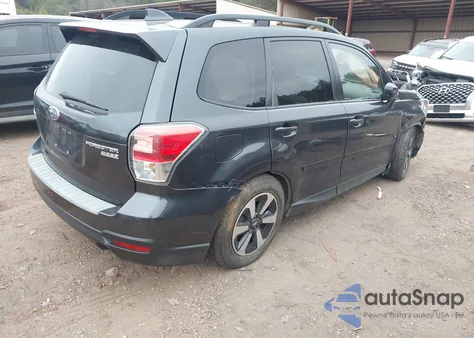 2017 Subaru Forester 2.5I Premium z USA, uszkodzony, nr VIN JF2SJAEC6HH588869